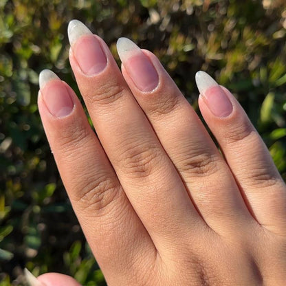 🔥Last Day-Buy 2 Get 1 Free! 🎁Nail Growth Oil: Turn Weak Nails Strong—One Drop at a Time